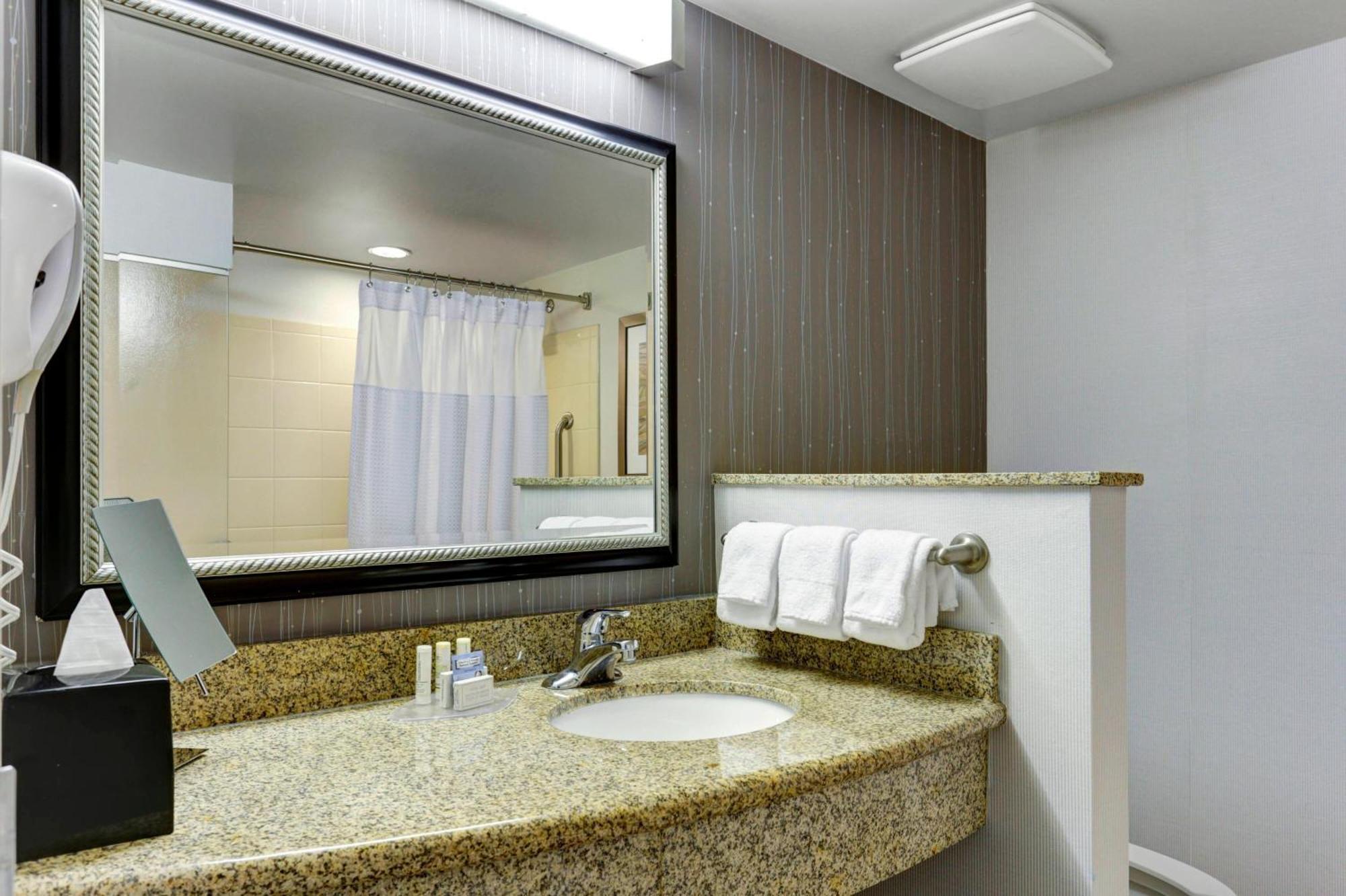 Courtyard By Marriott Anniston Oxford Hotell Eksteriør bilde